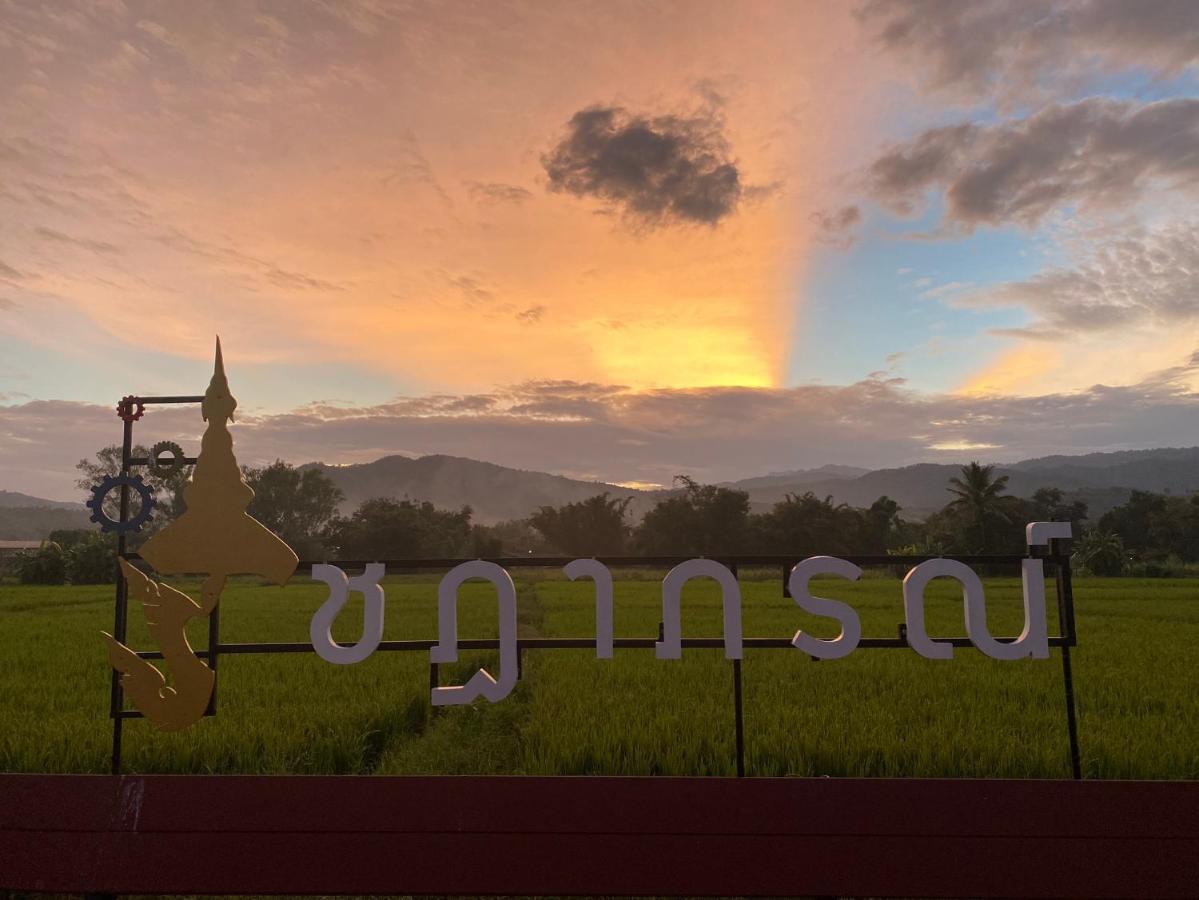 Chadaporn Mae Chaem Hotel Exterior foto